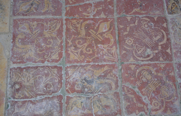 Carrelage de sol de l'Eglise